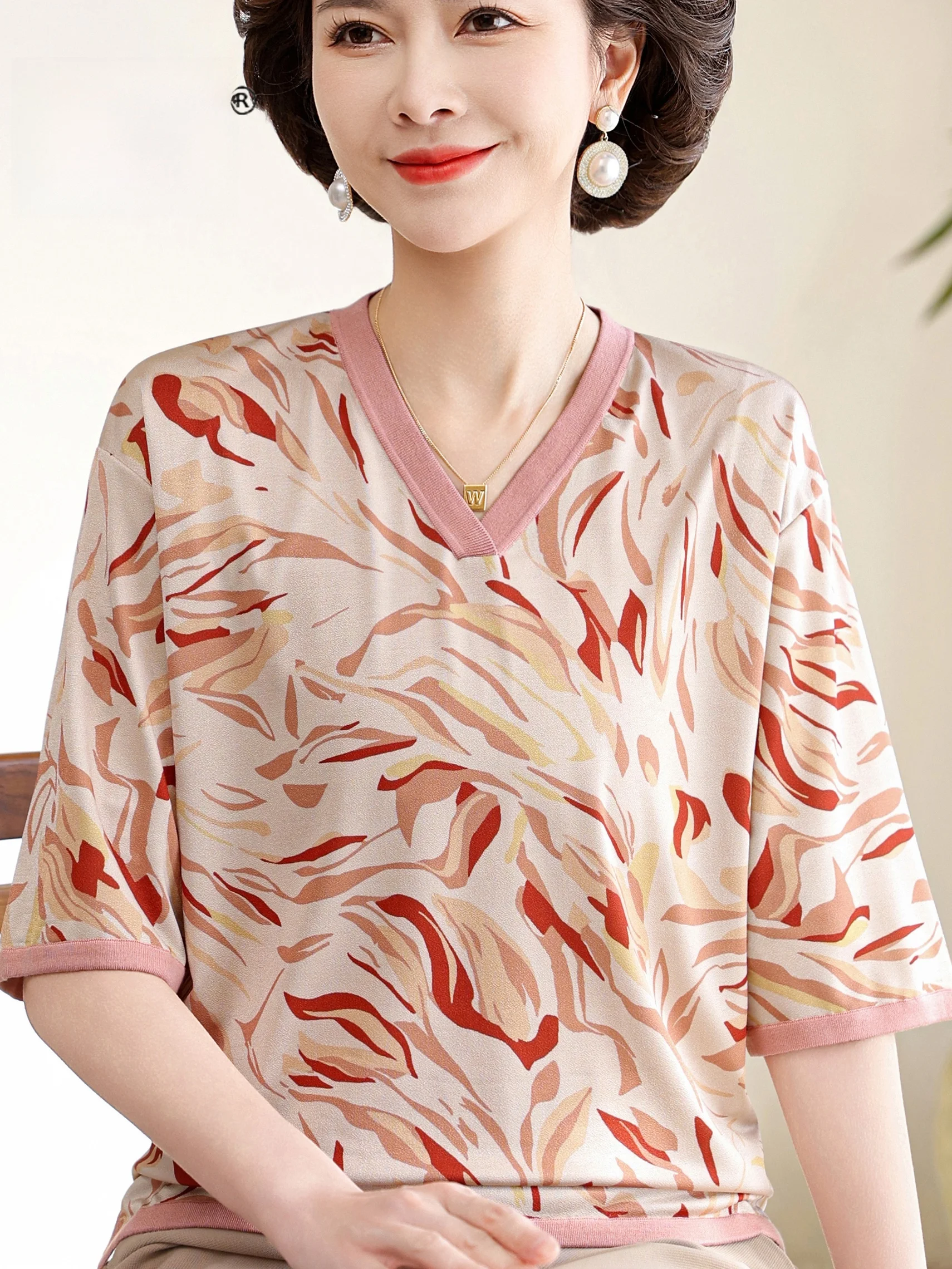 

Модная свободная летняя футболка с коротким рукавом и V-образным вырезом, с принтом, тонкая, для мам, больших размеров, повседневный топ для женщин среднего возраста