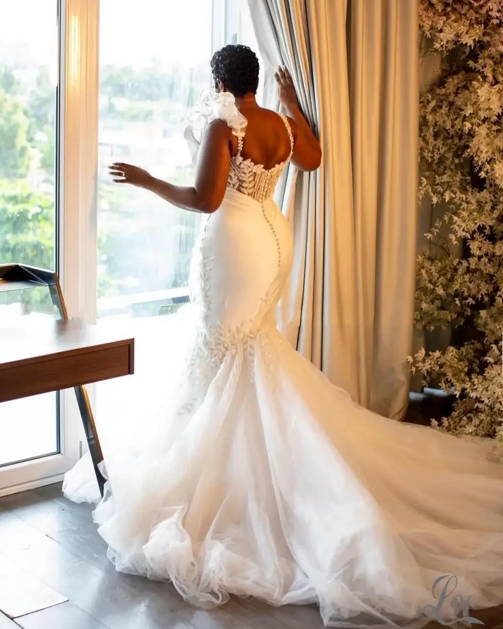 Vestido De novia De sirena con cuentas y apliques De tirantes finos personalizados para novia Vestido De novia De satén fruncido sin espalda