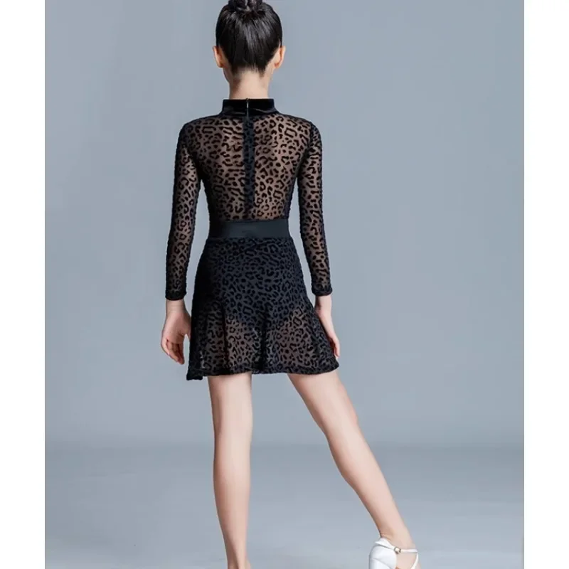 2025 소녀를위한 새로운 어린이 라틴 댄스 의상 검은 긴 소매 치마 정장 룸바 차차 탱고 라틴 연습 드레스