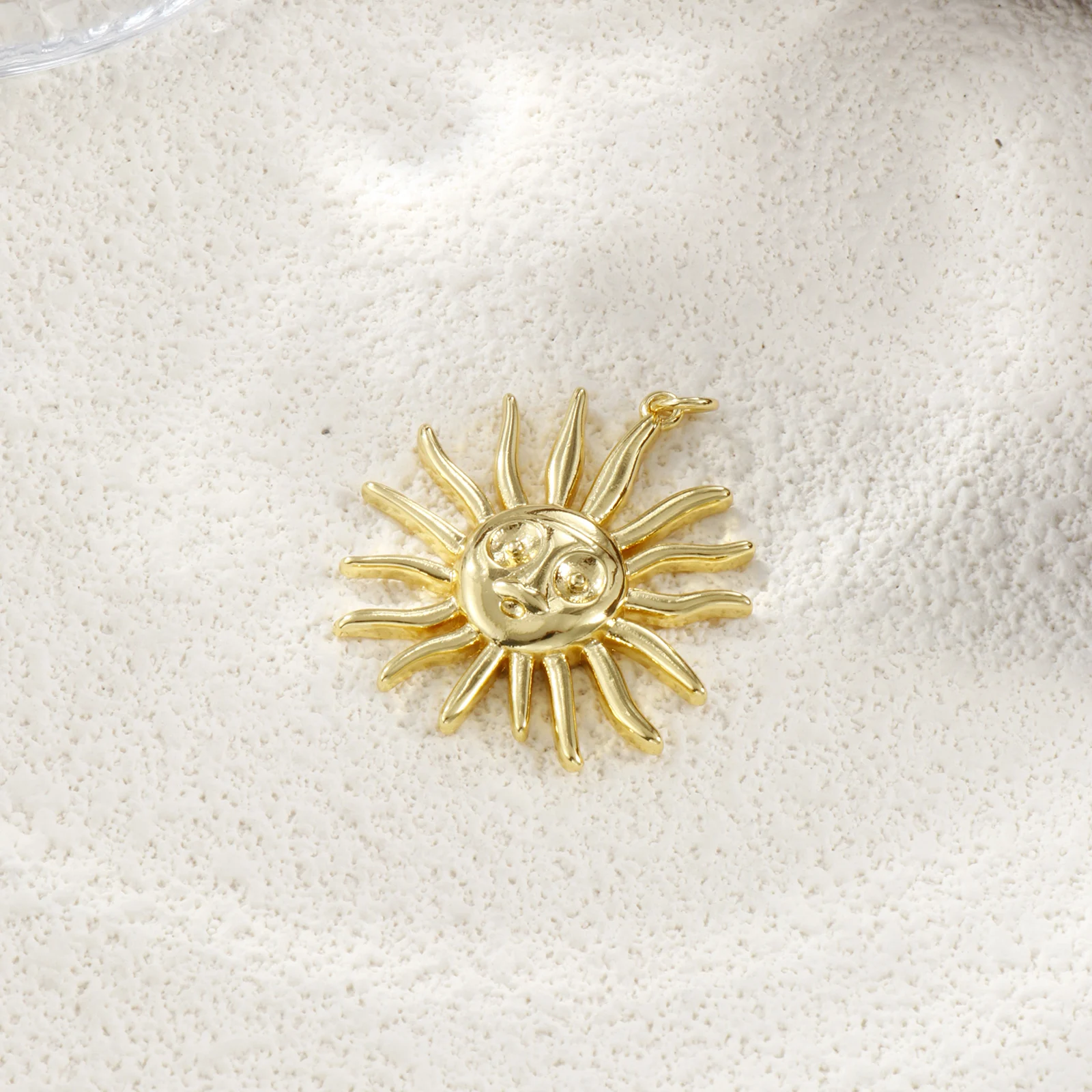 1 قطعة الكلاسيكية النحاس غالاكسي المعلقات لصنع المجوهرات 18K الذهب الحقيقي مطلي الشمس ابتسامة قلادة Findings بها بنفسك النتائج 3.6 سنتيمتر x 3 سنتيمتر