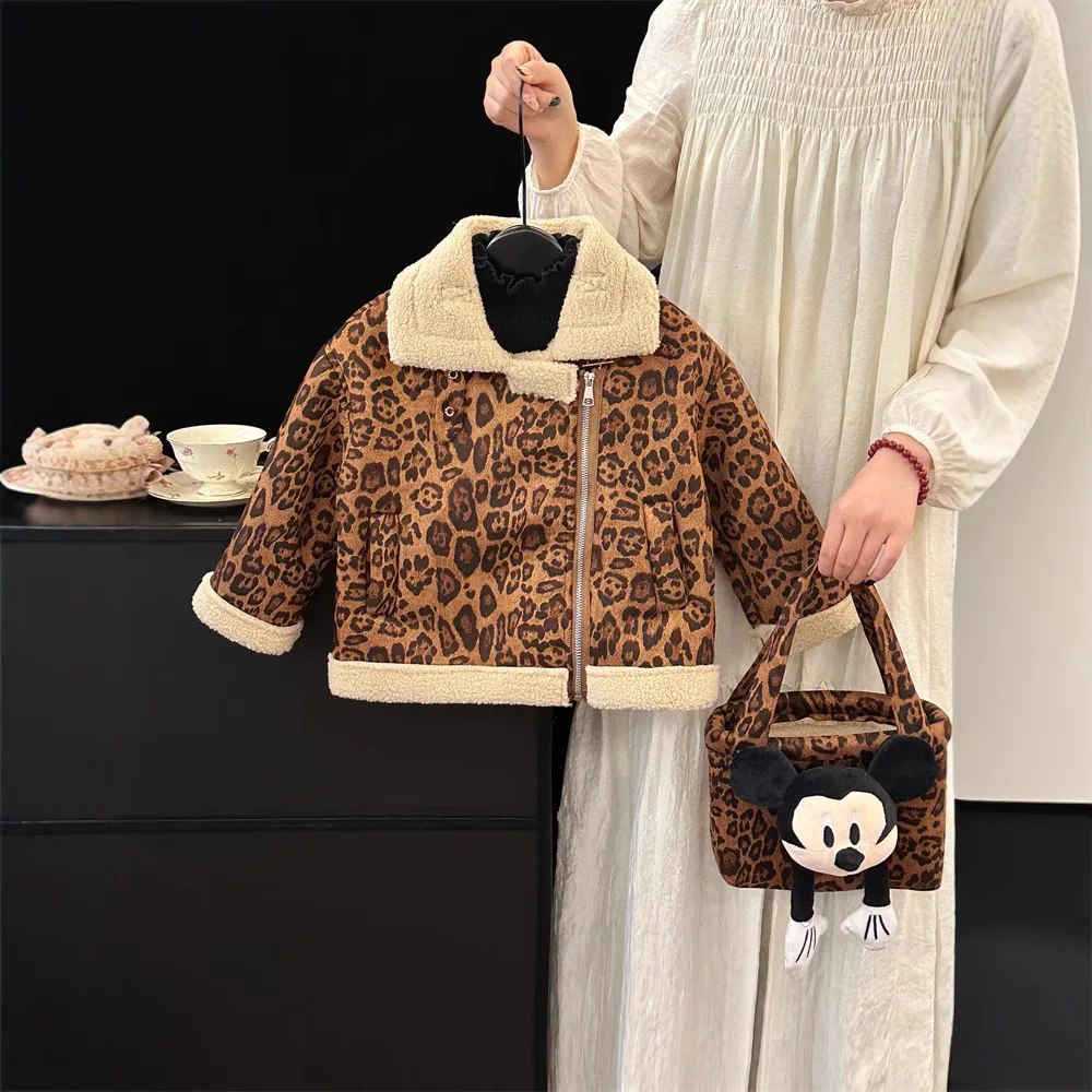 

Fur One-piece Jacket for Girls 2025 Autumn and Winter New Fashion Plush and Thickened Lamb Wool Short Top