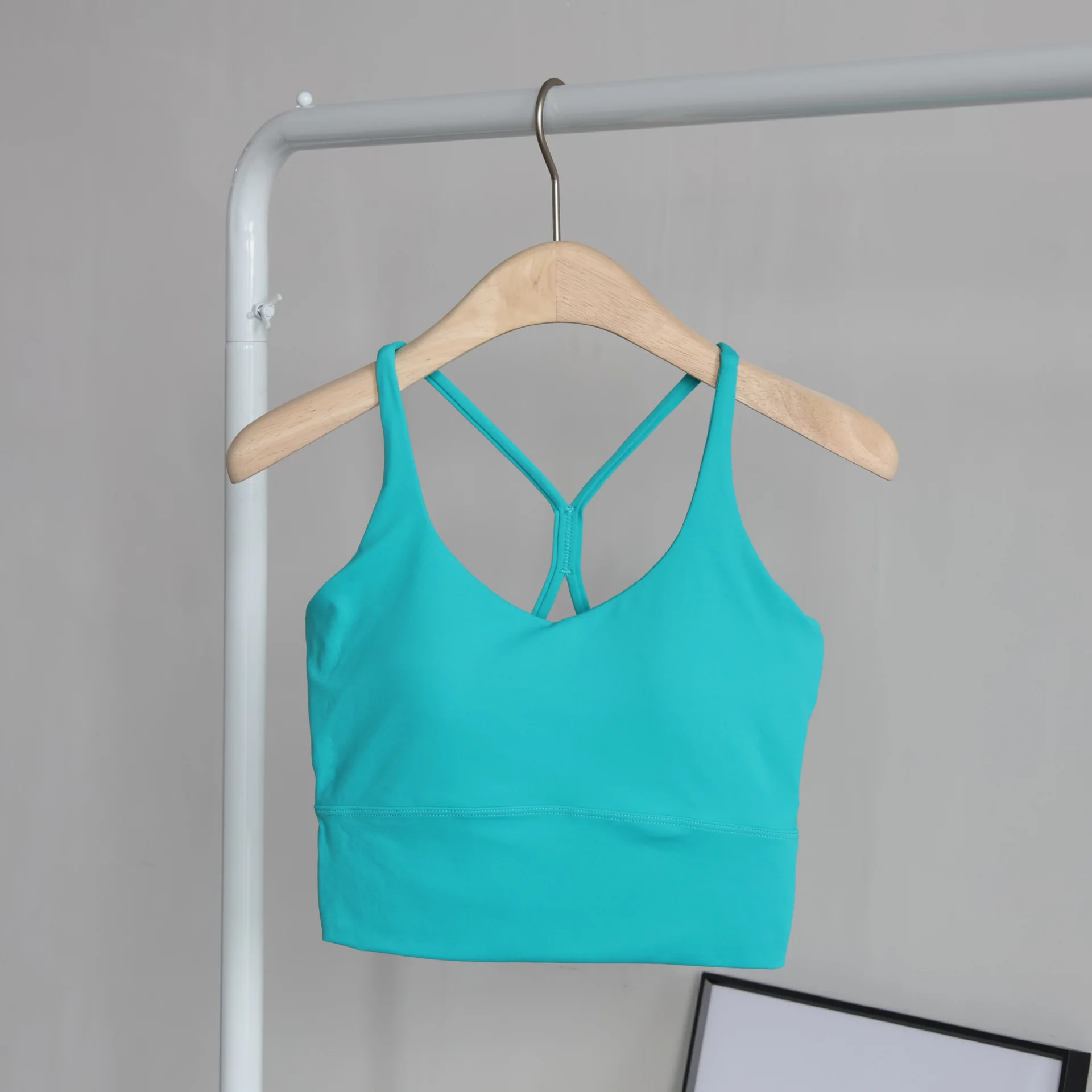 Breathable High-Intensity Pilates Sports Bra Quick-Drying Yoga Top for Running Fake Two-Piece Design Fitness Bra