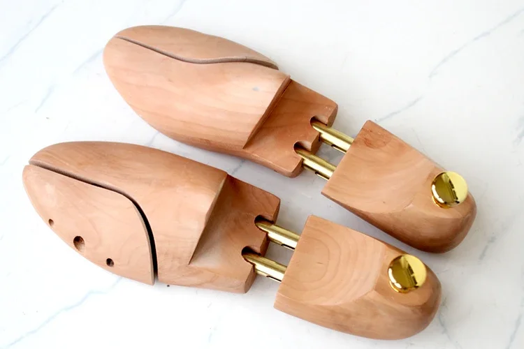 

Wood Adjustable Shoe Trees For Men Women Spring Solid Shoe Support Metal Knob Shoe Tree Shaping Shoe's Stretcher ShaperOK 0636