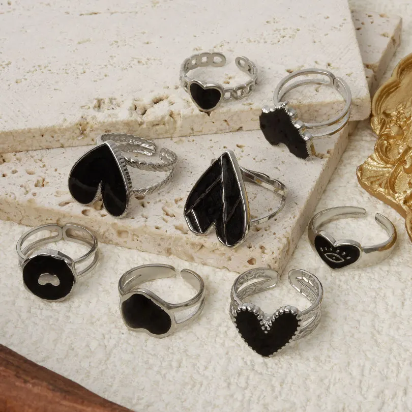 

4pcs/Lot Stainless Steel Black Oil Dripping Heart-Shaped Charm Ring Punk Opening Adjustable Women Men Baoan Ring Non Fading Gift