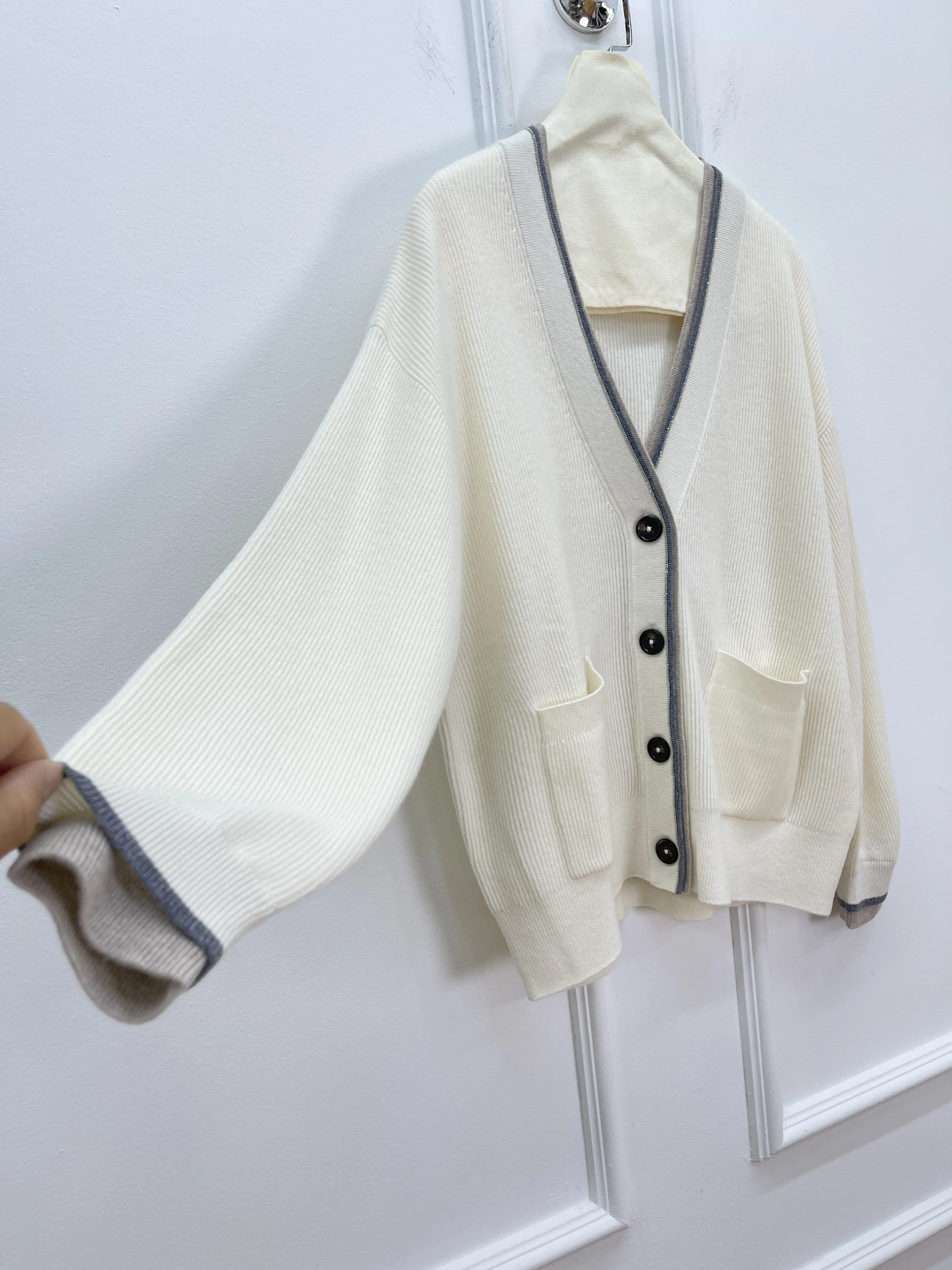 

2025 Autumn And Winter New Wool V-Neck Long-Sleeved Knitted Cardigan Lamb Chop Button Bead Chain Contrast Color Sweater Women