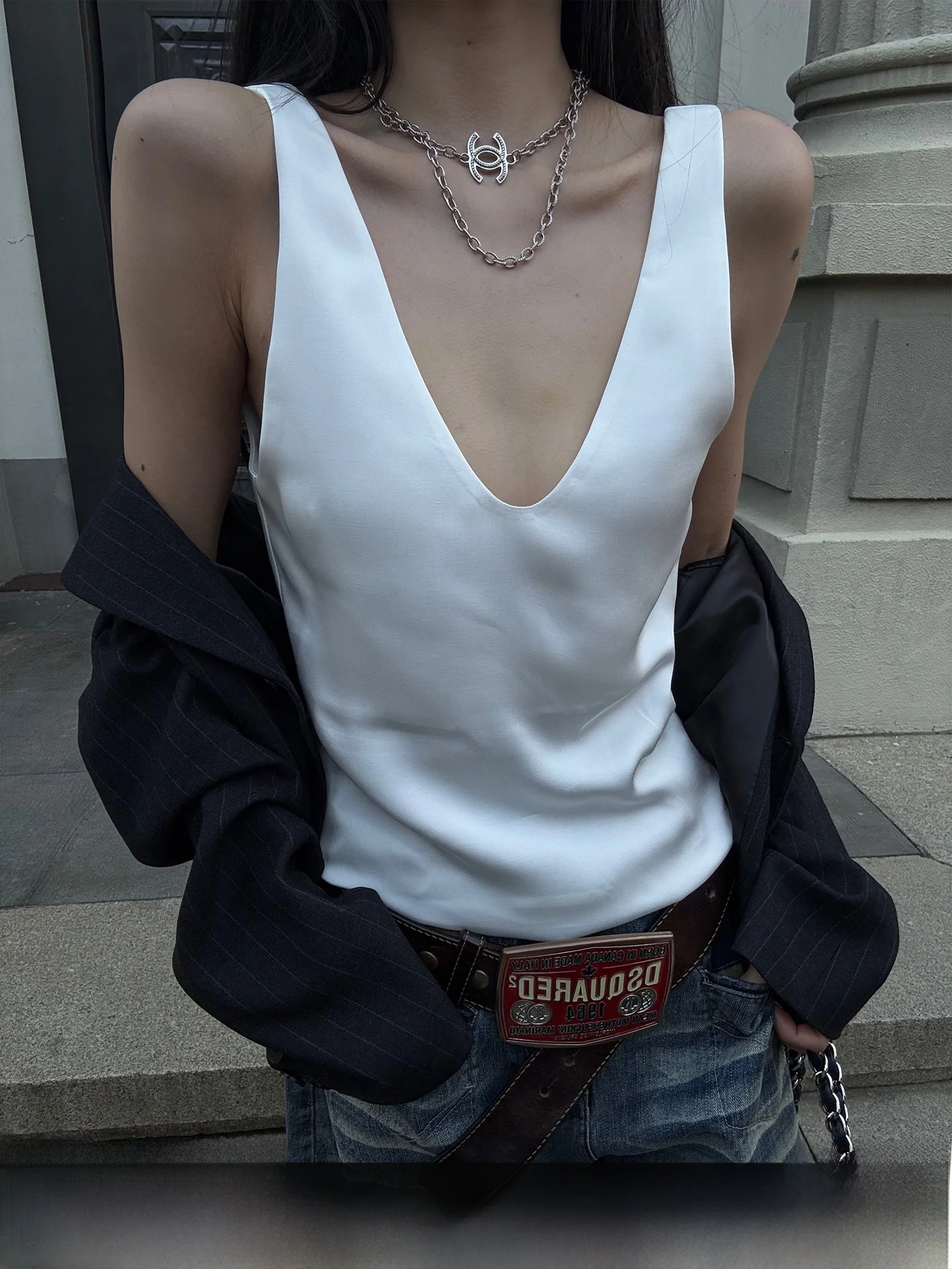 

Женский свободный топ Warden Sweet Korean Sle с V-образным вырезом, белый, в стиле Spicy Girl, летний, повседневный, модный, незаменимый элемент гардероба