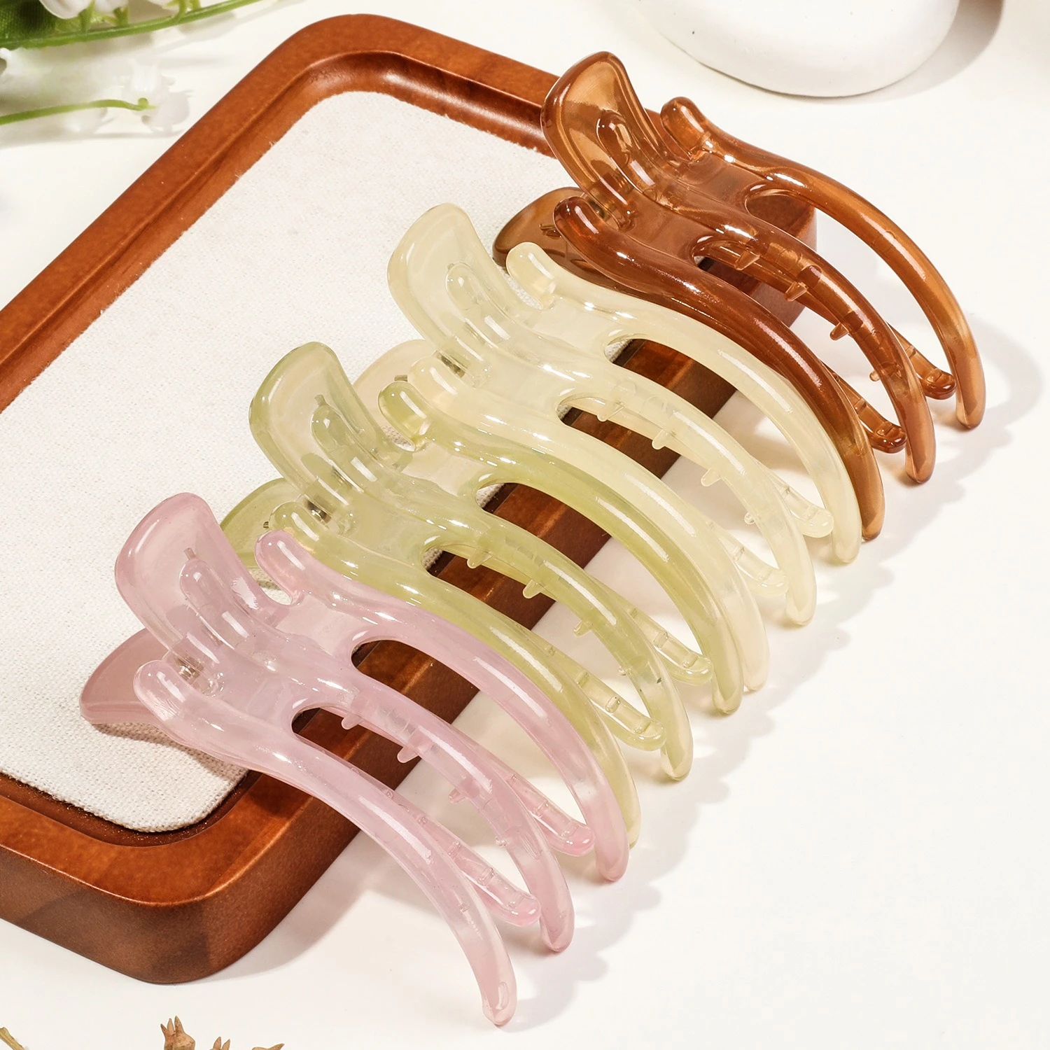 Acrylic Hair Claw Korean Simple Women Hair Crab Clamp Ponytail Holder Three Toothed Hairpin Fashion Non-slip Barrette Headwear