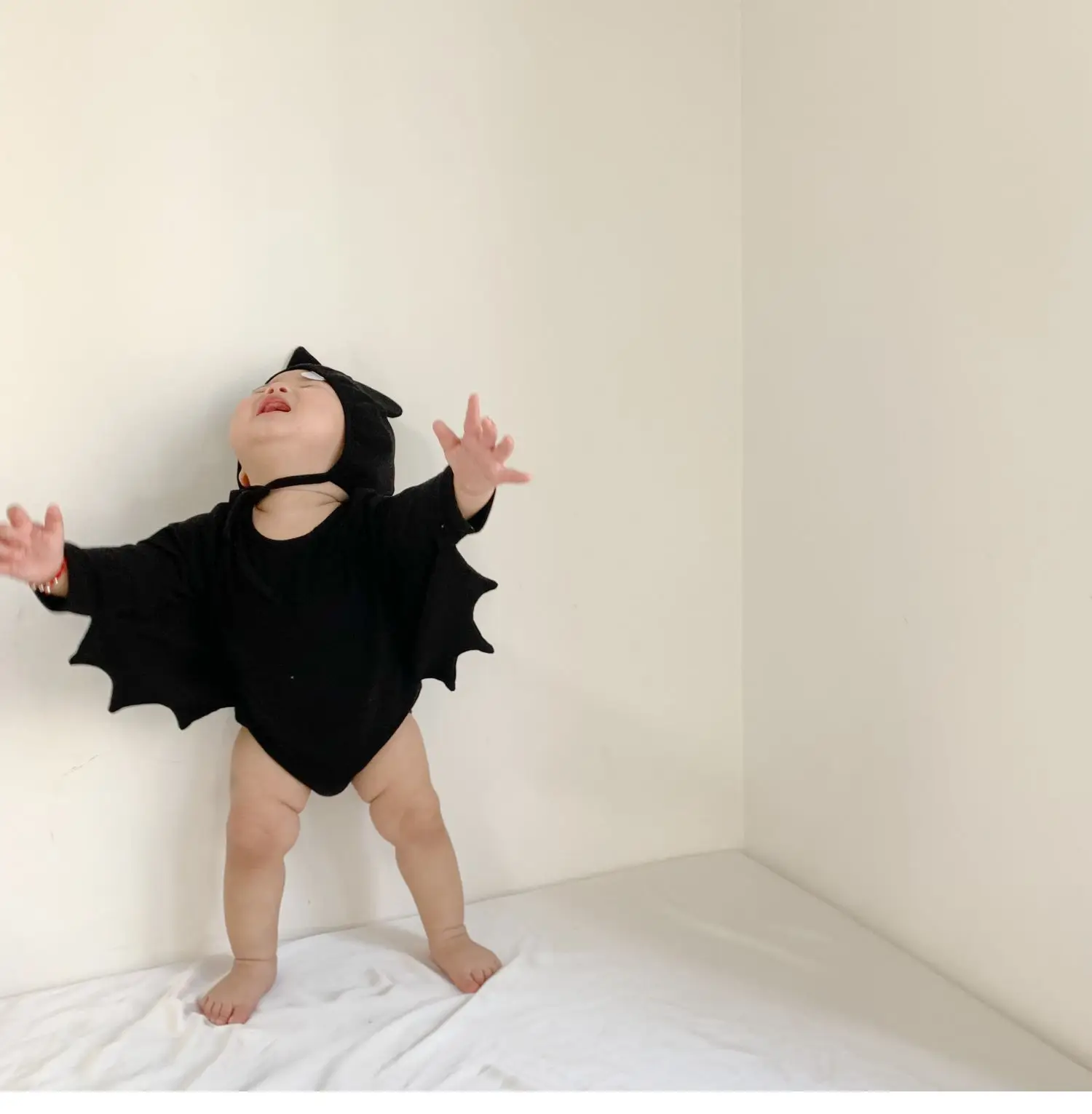 Halloween Baby Jumpsuit 2026 Spring Autumn Baby Outfit Bat Shaped Rompers and Hat Black Hat Rompers