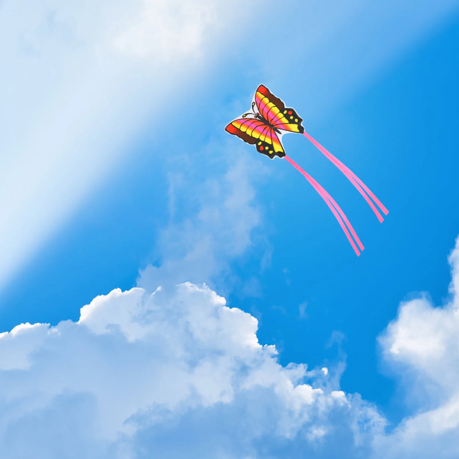 كارتون طائرة ورقية على شكل فراشة للأطفال الذين يلعبون ألعاب خفيفة الوزن