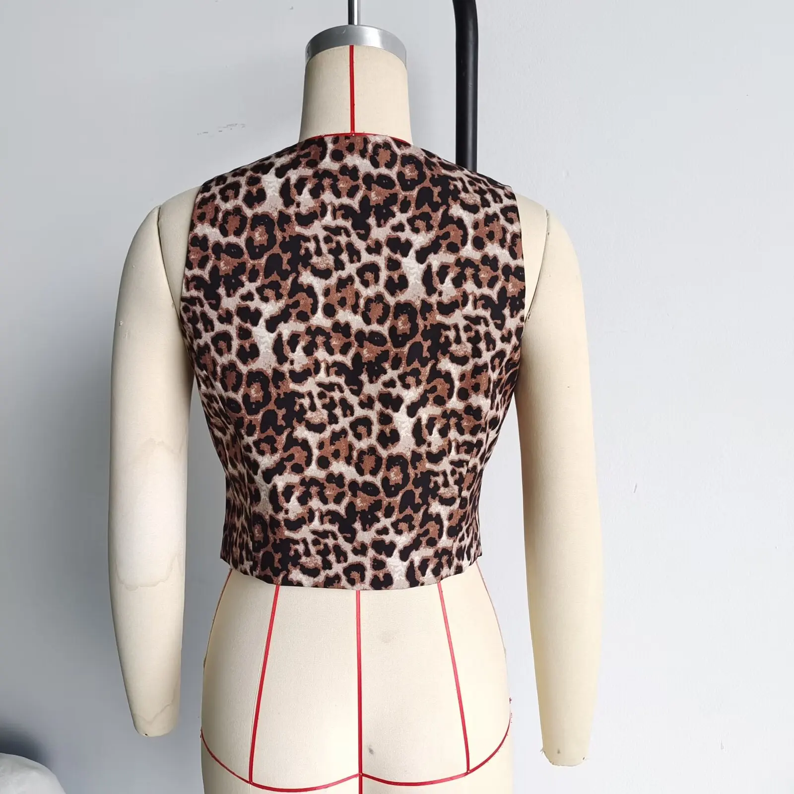 TRAF Leopard Print Sleeveless Vest Woman Summer Cropped Vests for Women Fashion Women\'s Tailored Vest Holiday Button Female Vest