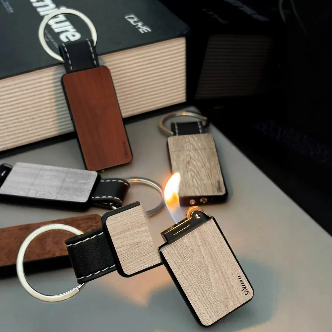 New Mini Keychain Grinding Wheel Lighter Outdoor Portable Butane Inflatable Pendant Exquisite Lighter Cigarette Accessories