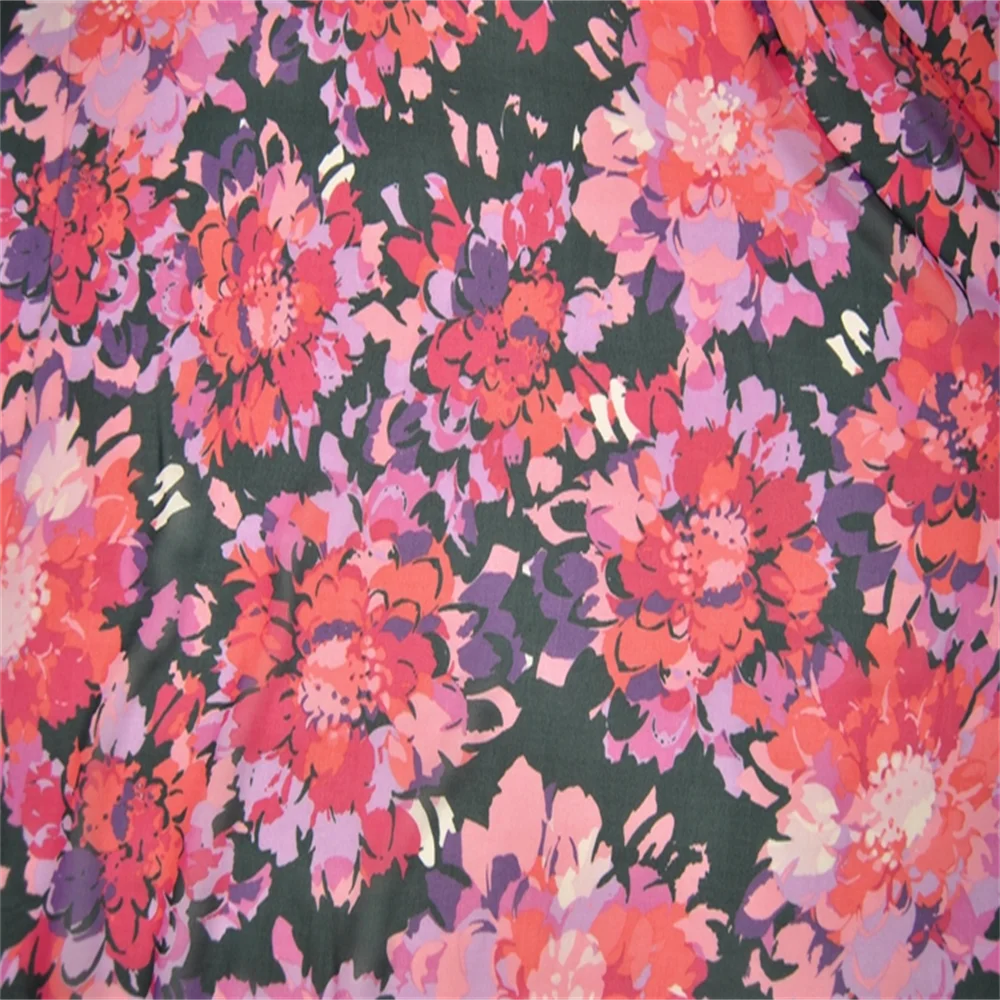 Rode Grote Bloemenprint Ontwerp Causale Stijl Comfortabel Gevoel Van Grote Kwaliteit Materiaal Zijde Georgette Stof Voor Vrouwen Jurk