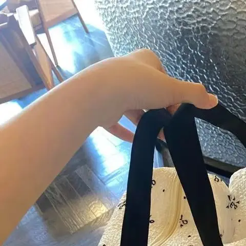 

Cute Bow Printing Makeup Bag Portable Large Capacity Storage Toiletry Handbag Snack Bag