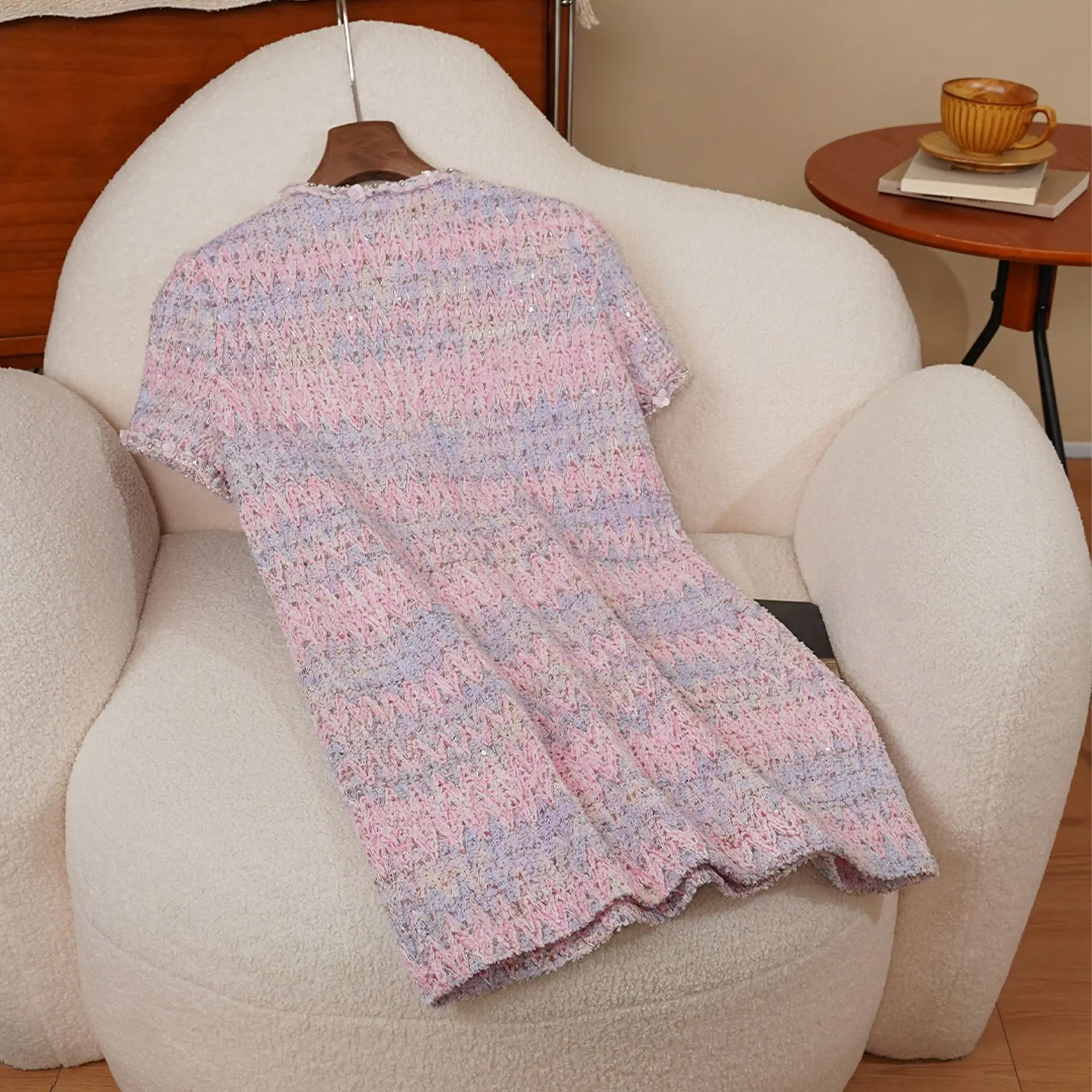 Pista designer feminino tweed vestido 2025 ol rosa pequeno perfumado lã lantejoulas pérola floral de manga curta solto vestido reto