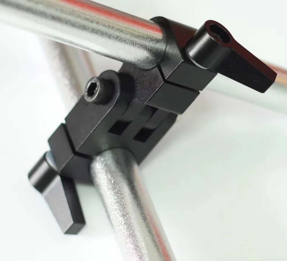 Morsetto per asta ruotato da 180 gradi da 15 mm con chiave di regolazione per la fotocamera con treppiede Follow Focus DSLR Rig Rail