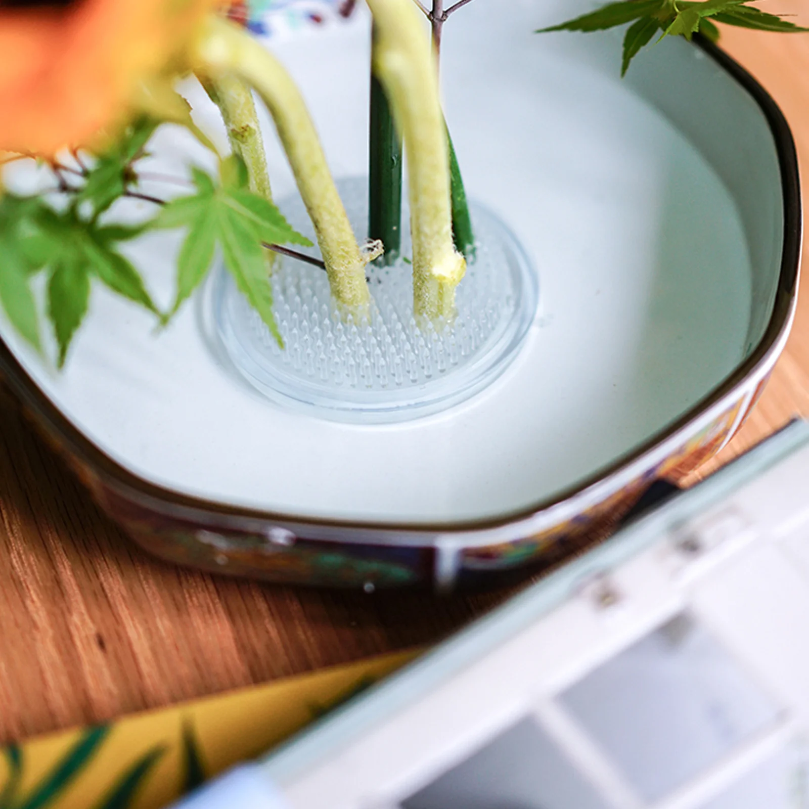 2 قطعة قاعدة تثبيت الزهور حامل ترتيب الزهور مع إبر قوية دبوس ترتيب الأزهار البلاستيكية المتينة للحفلات المنزلية