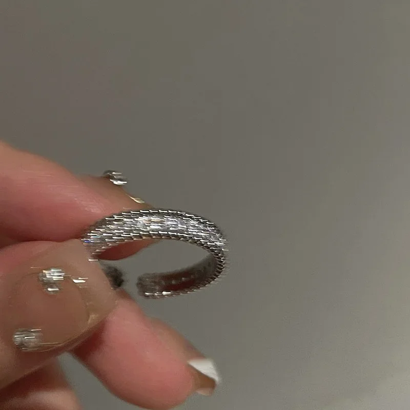 Fashion Contracted Design Women\'s Ring with Brilliant White Cubic Zirconia Wedding Party Daily Wearable Statement Jewelry Gifts