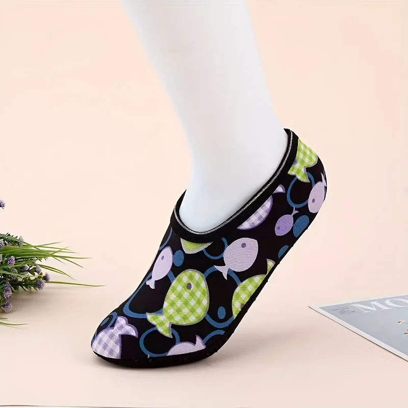 Random Color 3-Pack Warm Floor Socks women with fleece and thick padding, printed design for home education, indoor use