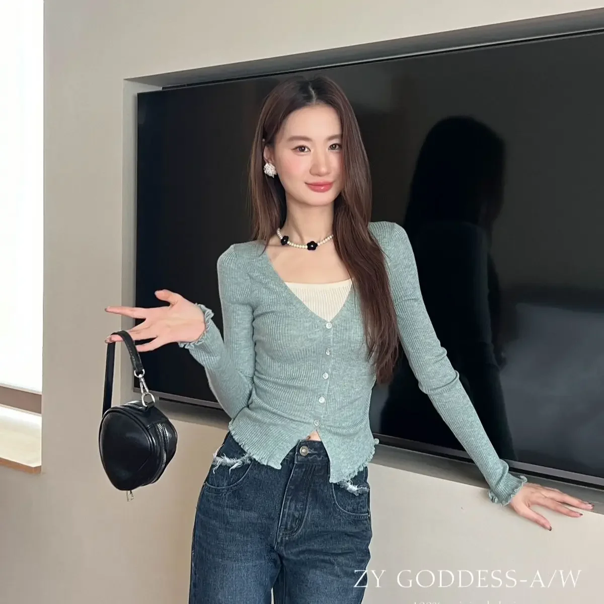 เสื้อคาร์ดิแกนแขนยาวดีไซน์ใหม่ เสื้อสเวตเตอร์ถักแบบใหม่ สีตัดกัน เสื้อถักแบบใหม่