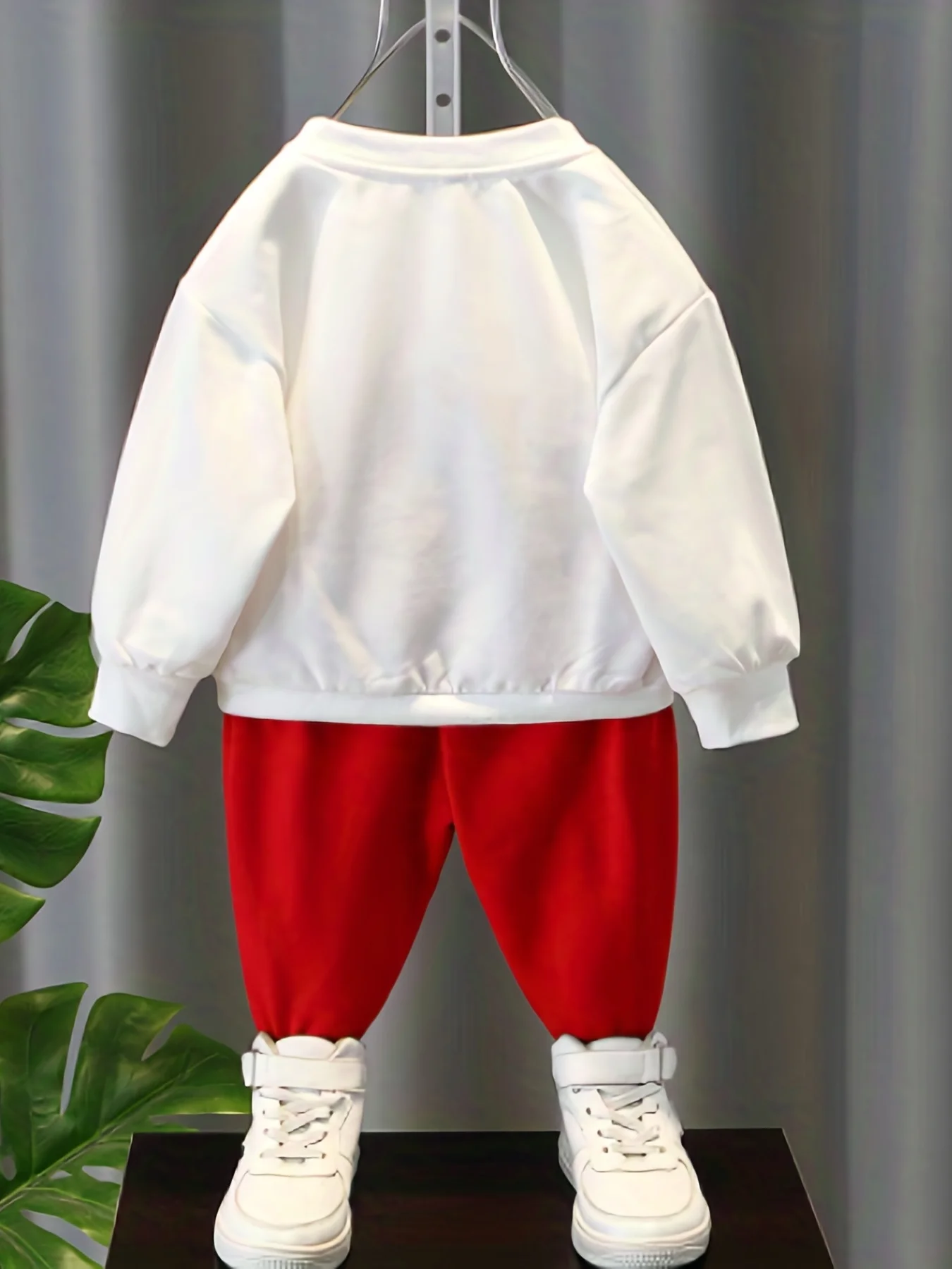Toddler Kids 2Pcs Tracksuit Cute Bear Print Crew Neck Sweatshirt Letter C Patch Elastic Cuff Green Jogger Pants Spring Set