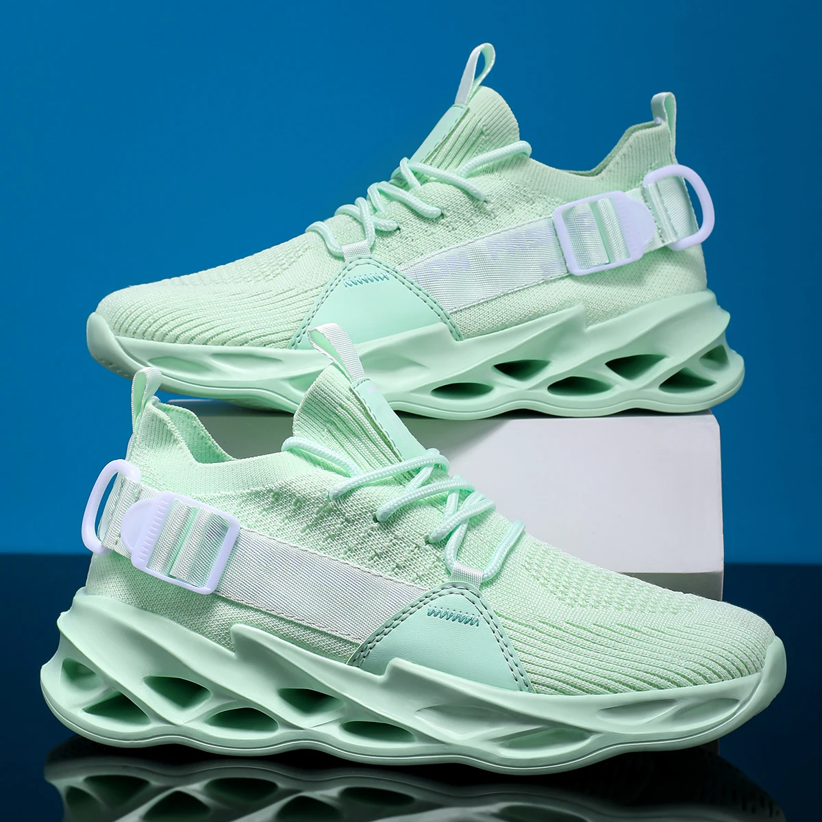 Lightweight Apple Green Mesh Blade Sneakers Breathable Anti-slip Outdoor Running Sports Shoes for Men Women