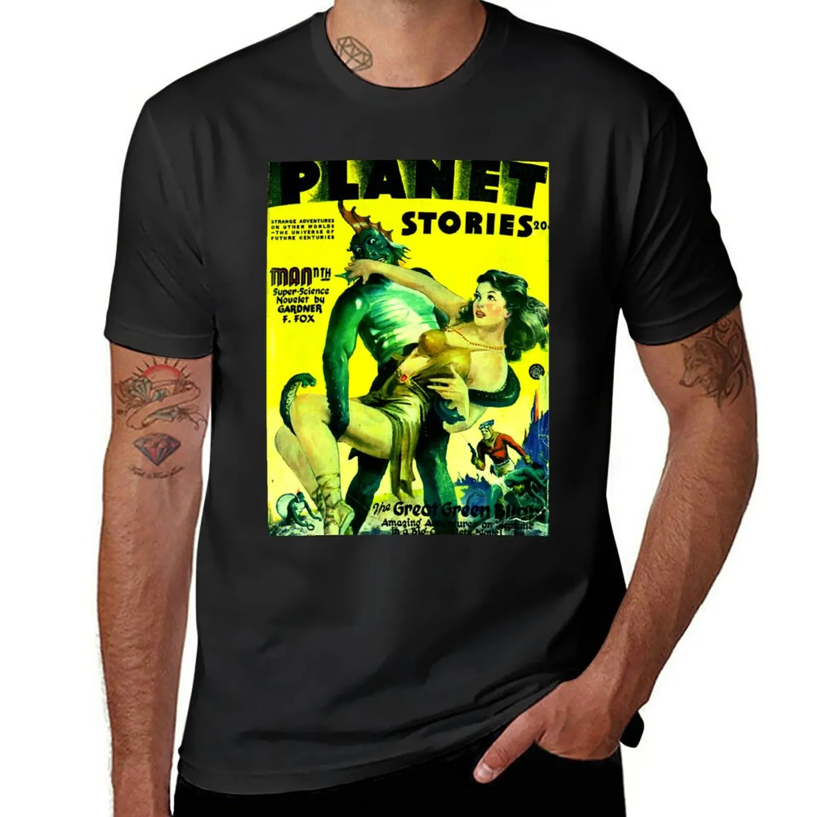 

New Planet Stories - Winter 1945 - Vintage Retro Science Fiction Comic Book Cover T-Shirt