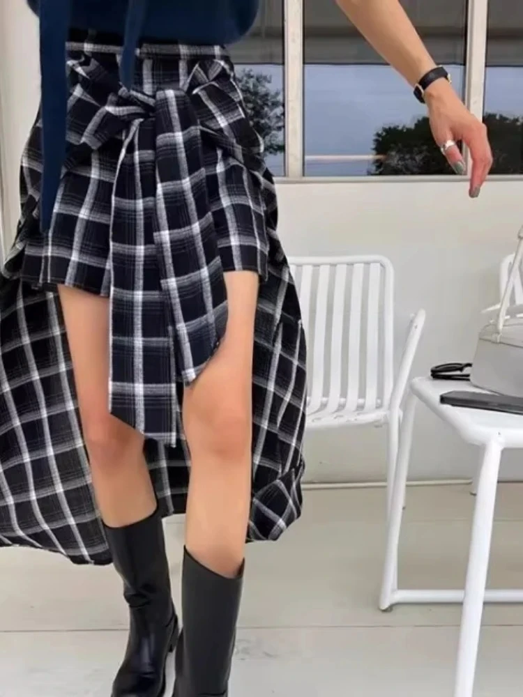 New 2025 Korean Fashion Vintage Black Plaid Skirt Women Y2k High Waist Irregular Retro Skirt Chic Desing Sense All-match Clothes