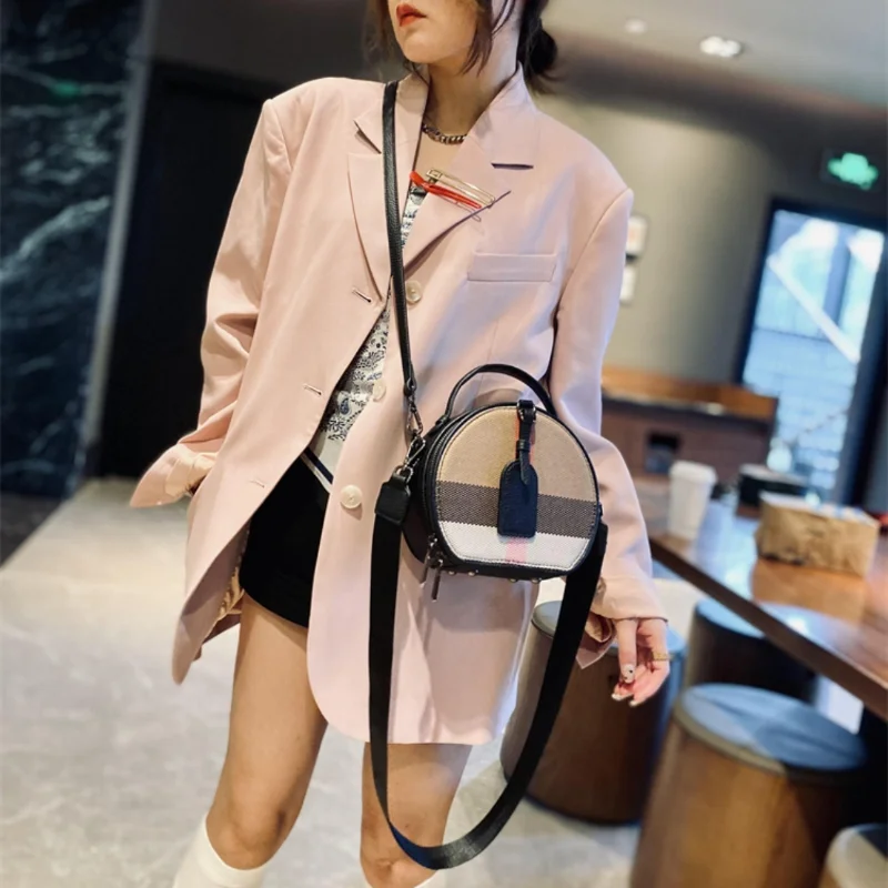 Imagem -03 - Bolsa Crossbody Casual de Couro Genuíno para Mulheres Bolsa de Luxo Pequena Marca de Moda Tendências Bolsa de Ombro Nova 2023