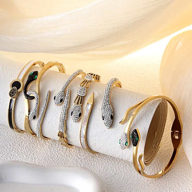 

Wholesale Non-fading Snake Unisex Jewelry Mix Stainless Steel Black CZ Boa Serpent Ophidian Buckle Bangle Open Bracelet For Men