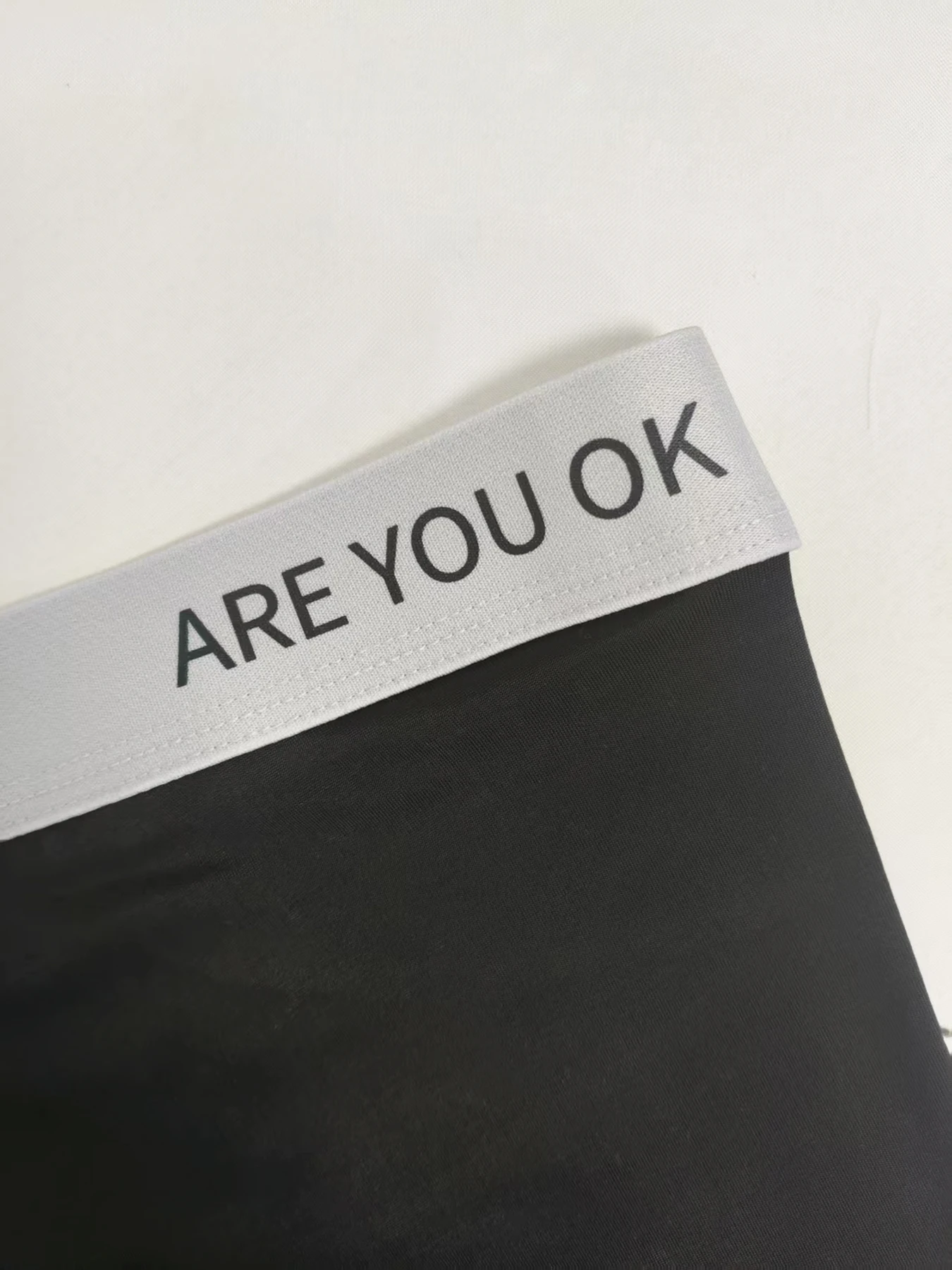 ملابس داخلية بوكسر رجالية بحزام خصر ممتع (عبوة من 5 قطع) ملابس داخلية حريرية متعددة الألوان قابلة للتنفس