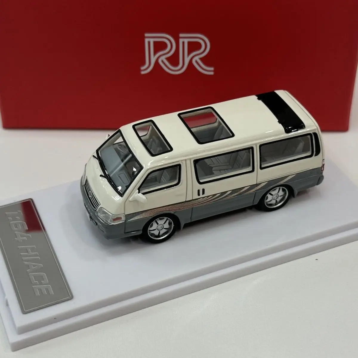 RR Model Diecast 1/64 Toyota Hiace Two Guang Infantry Transport Van Car Model Toyota Play Vehicles Collectible Toys Gift