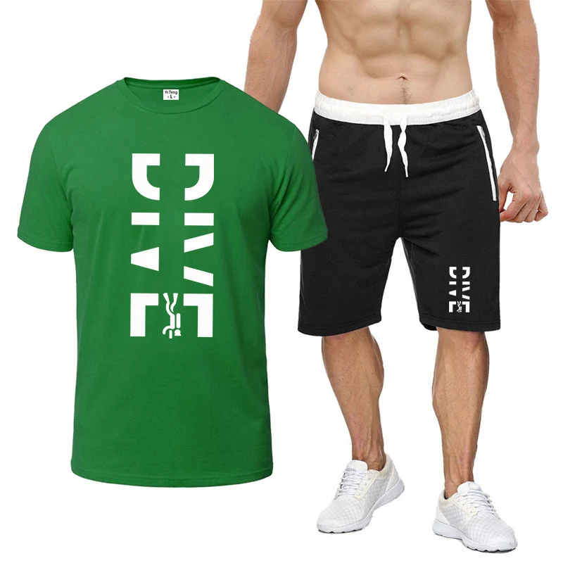 SCUBA DIVE A two-piece men's short-sleeved suit, featuring a sporty short-sleeved shirt and shorts T shirt