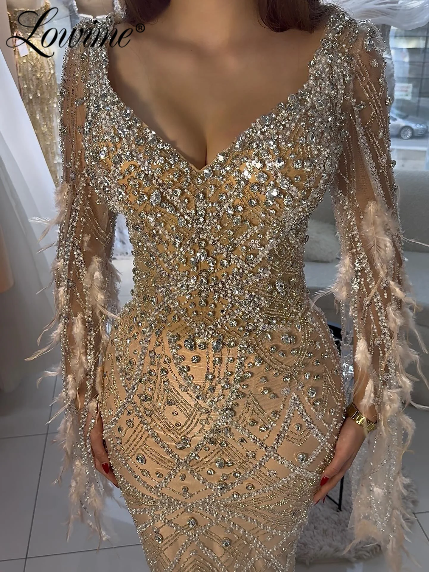 

2026 Rhinestones Prom Gown V Neck Cocktail Dresses Feather Mermaid Evening Dress Customized Robe De Mariée Arabic Party Gowns