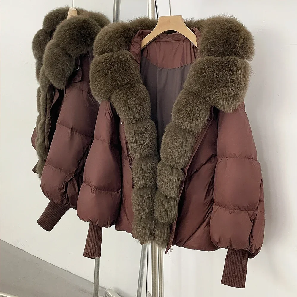 OFTBUY Neuer Wintermantel für Damen, Vollumhüllter Oversize-Mantel mit Echtfuchspelzkragen, Gestrickten Manschetten, Puffärmeln, Kurzer Daunenpuffermantel – Detail 14