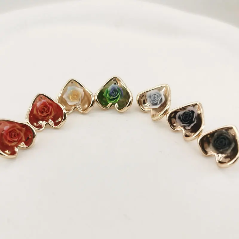 10 Stück 14 mm Mini-Herz-Blumen-Metallknöpfe für Kleidung, Hemden, Manschetten, Damenbekleidung, Zubehör, Nähzubehör, Knöpfe – Detail 1
