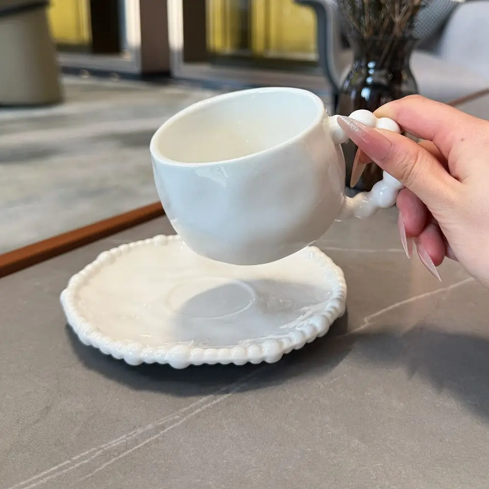 

Креативная белая керамическая кофейная чашка с блюдцем, кружка для послеобеденного чая, десерта, большая емкость, 300 мл, чайная чашка, посуда для напитков, офисная кружка