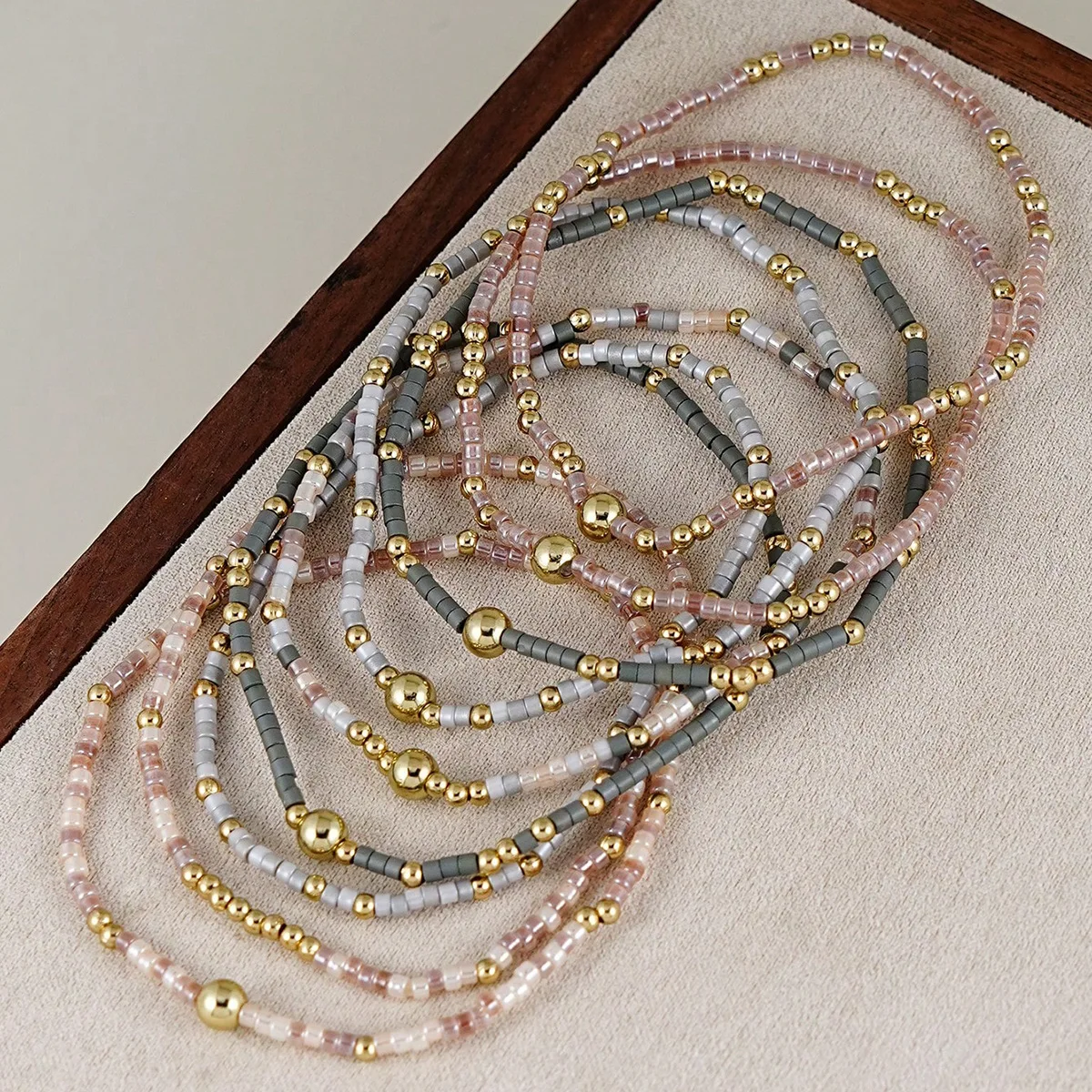 9pcs Bohemian Handmade Bead Elastic Bracelet Set, Multi-layer Stackable Bracelets, Suitable for Daily Wear