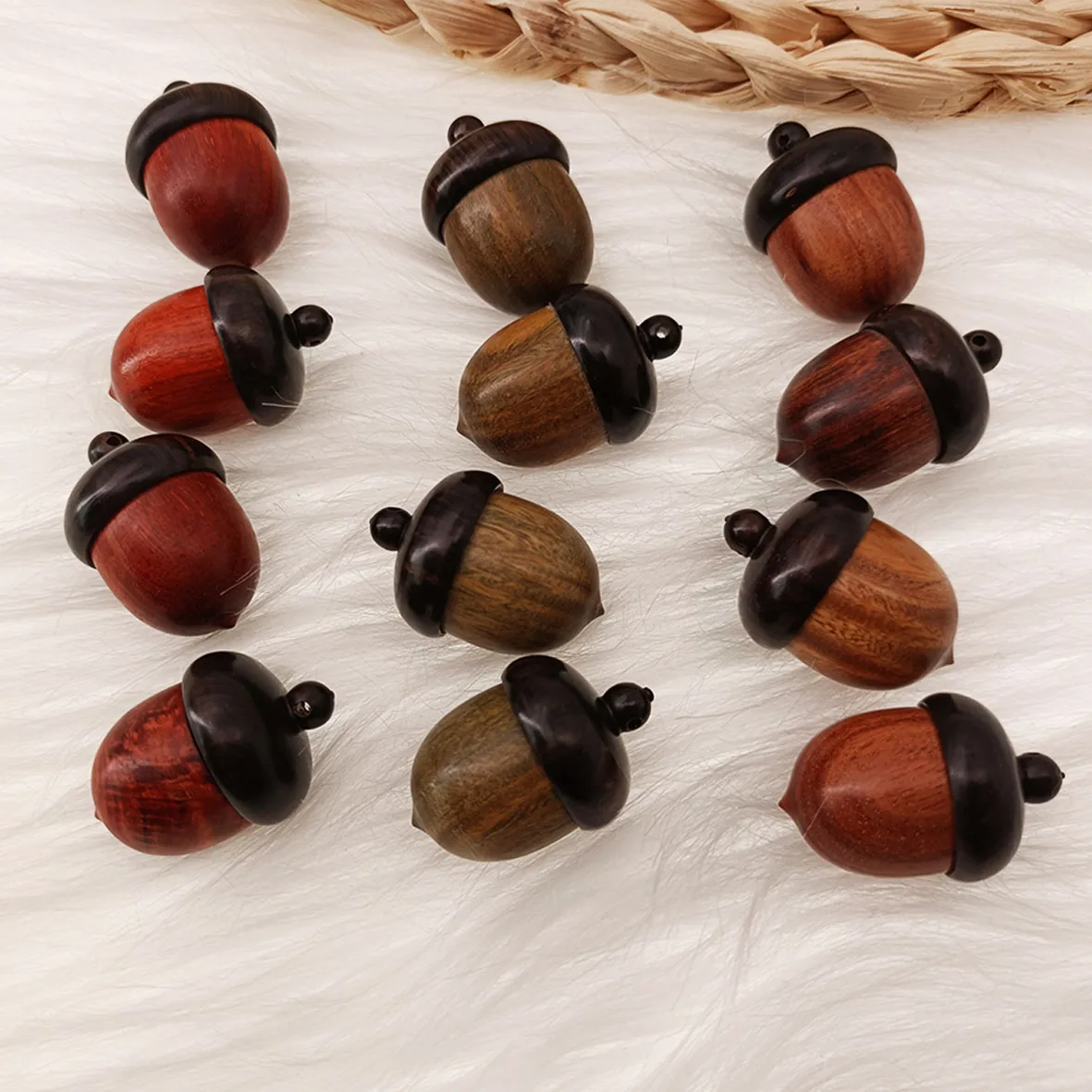 1PC Solid Wood Medicine Pill Box Mini Sandalwood Rescue Pill Case Portable Tablets Storage Sealed Can For Outdoor First Aid Tool