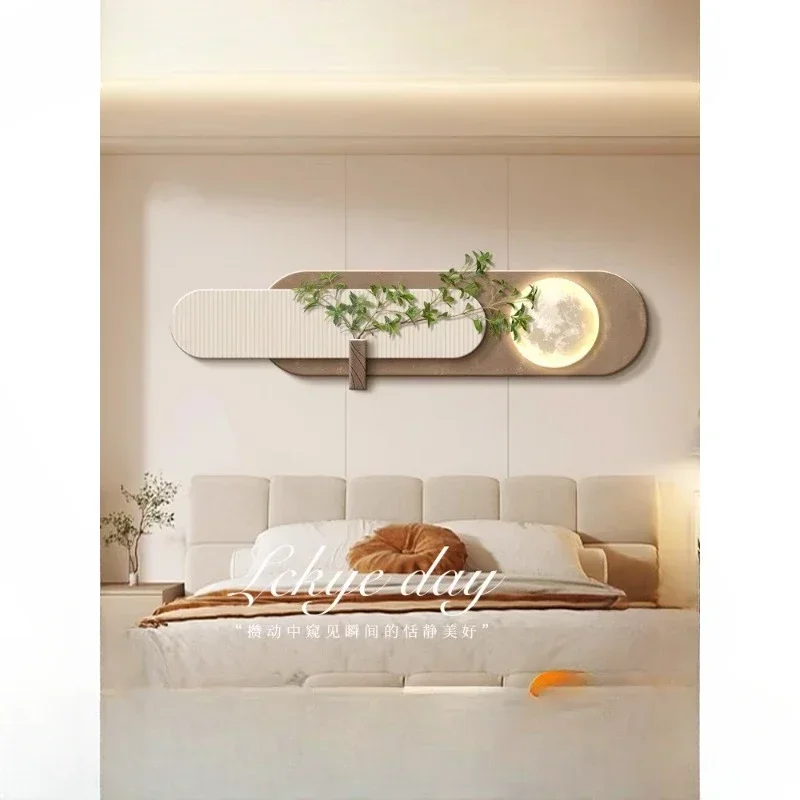 paintings, wall lamps, high-end sense of wabi-sabi wind and green plants, master bedroom