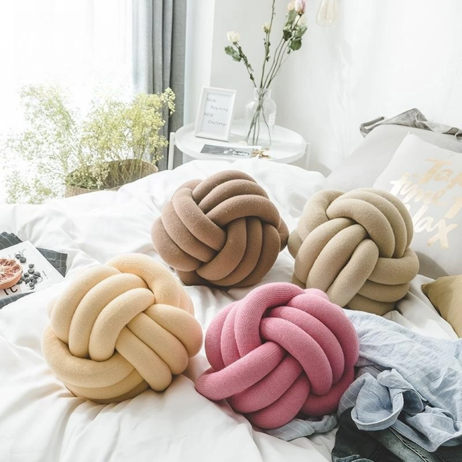 Soft, comfortable, and handmade solid color Nordic style braid knot pillow - Ideal cozy cushion for family living room - Stylish