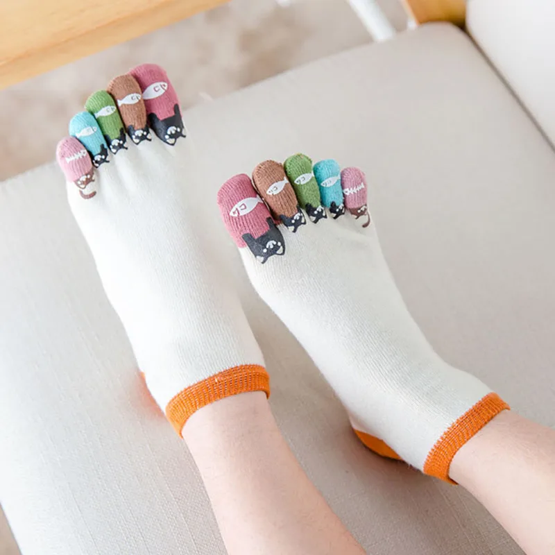 Cute Ankle 5 Finger Socks Boat Woman Cotton Bear Dispensing White Fashion Casual Harajuku Girl No Show Toe Socks 4 Seasons