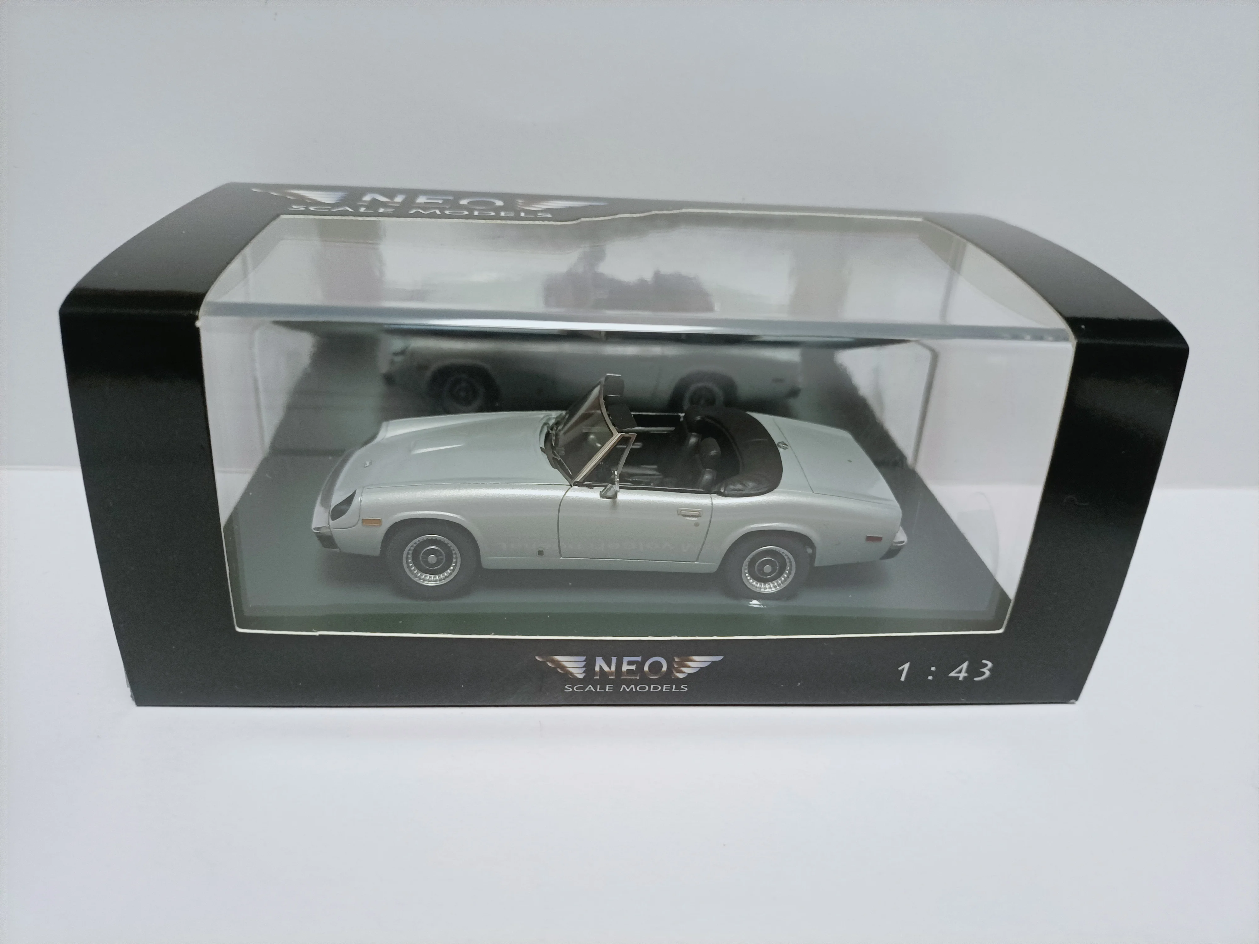 Neo 1 43 Jensen Healey Coupe Model Jensen Healey MKII 1972 Silver Grey