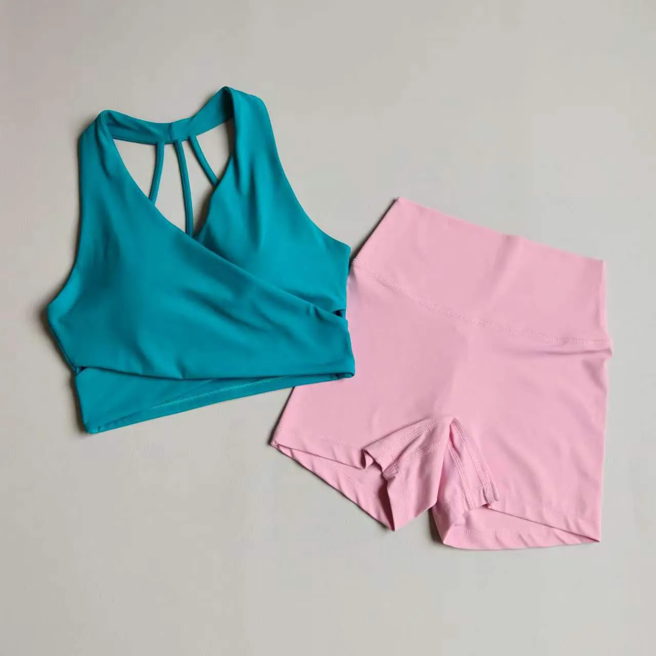 Damen-Yoga-Anzug, High-Waist-Shorts-Set, Sport-BH, Hüftstraffende Fitness-Sportshorts für Aktivbekleidung, Gym-Set, Pilates-Kleidung – Detail 5