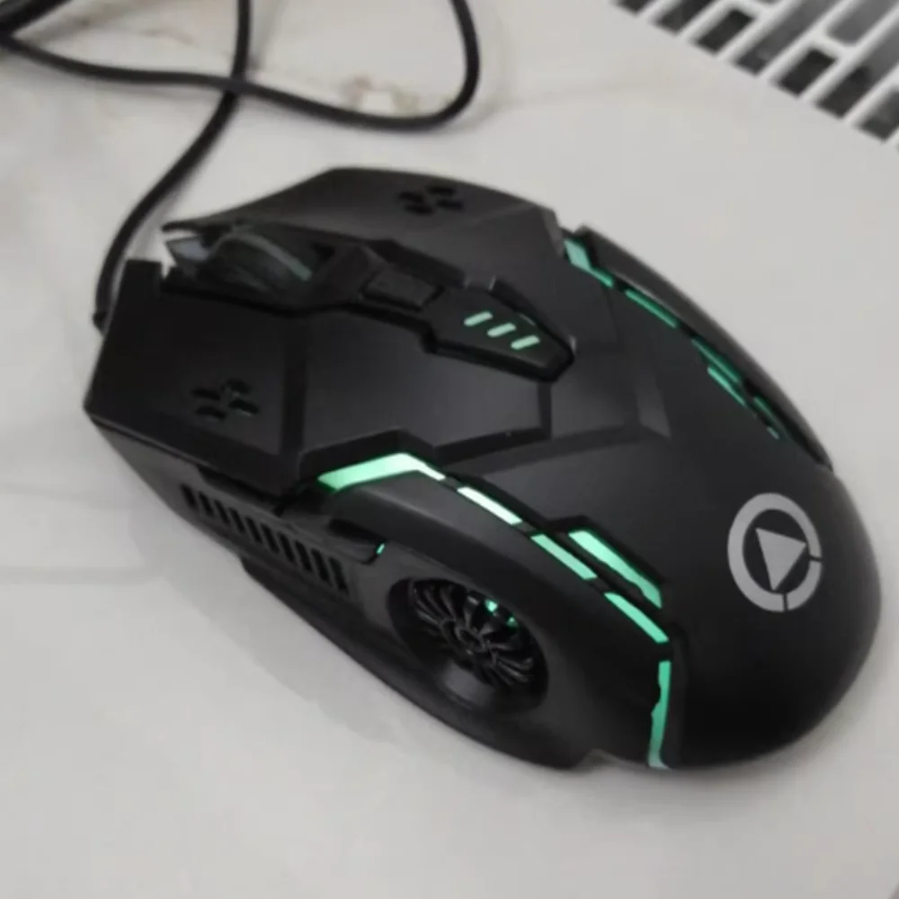 Vloeiende kleurrijke lichte bedrade muis Verlichte ergonomie USB-muis Mechanische stille computermuizen PC-laptop