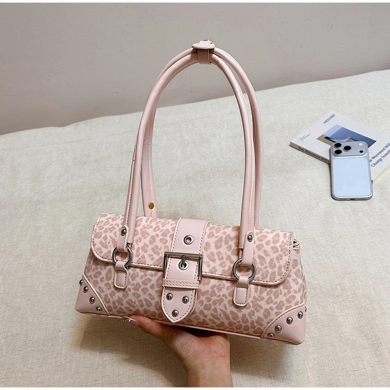 Leopardenmuster-Nieten-Unterarm-Schultertasche, Damen Vintage-Handtasche mit Schnallendesign, Y2k Mädchen Mode Party Retro Metall-Nieten-Handtasche – Detail 17