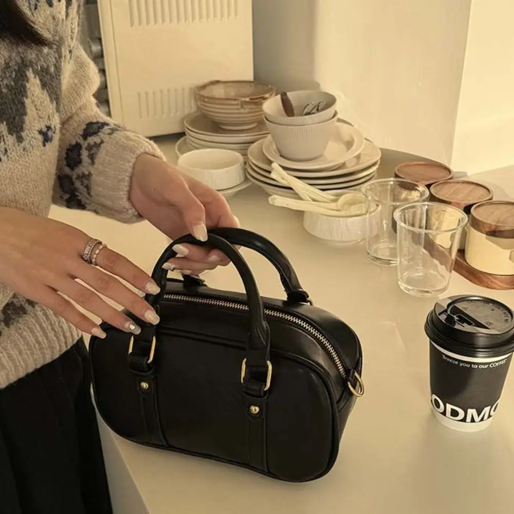Classic Pu Leather Bowling Shoulder Bag Korean Style Vintage Boston Crossbody Bag Solid Color Elegant Pillow Handbag Outdoor