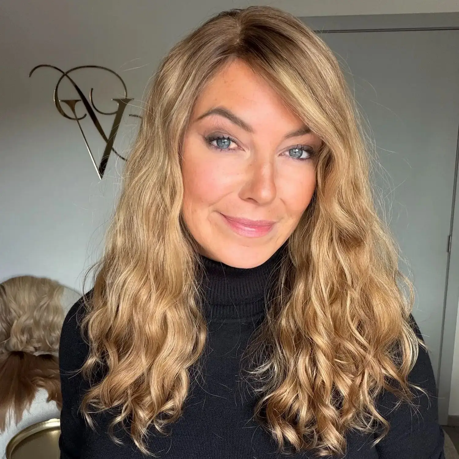 عالية الجودة الدافئة العسل شقراء يسلط الضوء على HD الدانتيل الاصطناعية تأثيري الباروكات 13*4 عالية الوضوح غلويليس شعر مستعار المصنع الأصلي الشعر #1