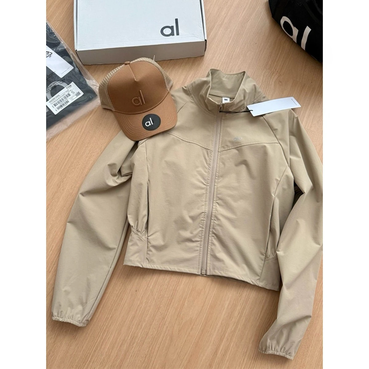 Women's Yoga Quick-drying Stand-up Neck Sports Jacket Thin Windproof Outdoor Running Fitness Long-sleeved Yoga Jacket