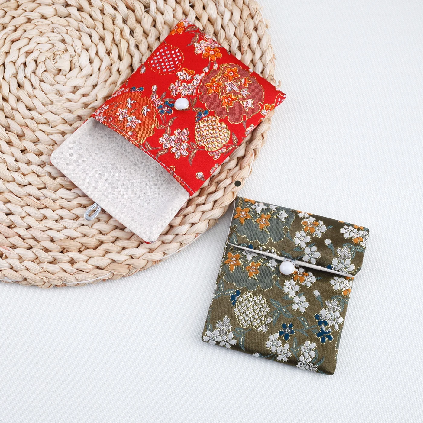 Jewel Pouch Soft Chinese Brocade Jewelry Bag Necklace Organizer Pouch Multi-Function Bracelet Satin Gift Packaging Case