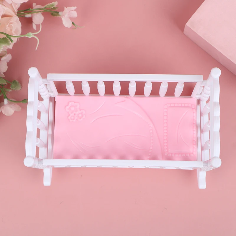 Casa delle bambole Rosa chiaro Bianco Baby Doll Shaker Accessori giocattolo Letto Culla Culla